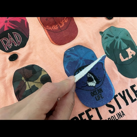 Zara interactive ‘Street style’ hats tee, size 6 - Picture 4 of 5